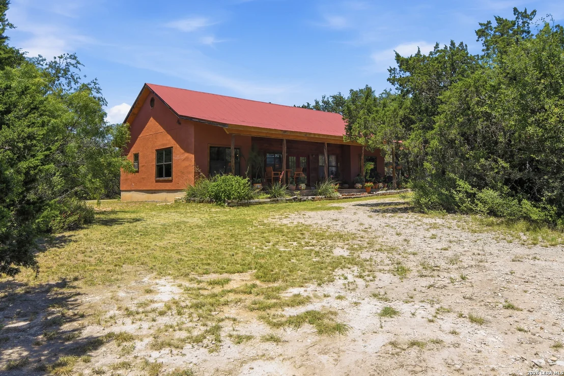 Photo of 423 KAHN RD