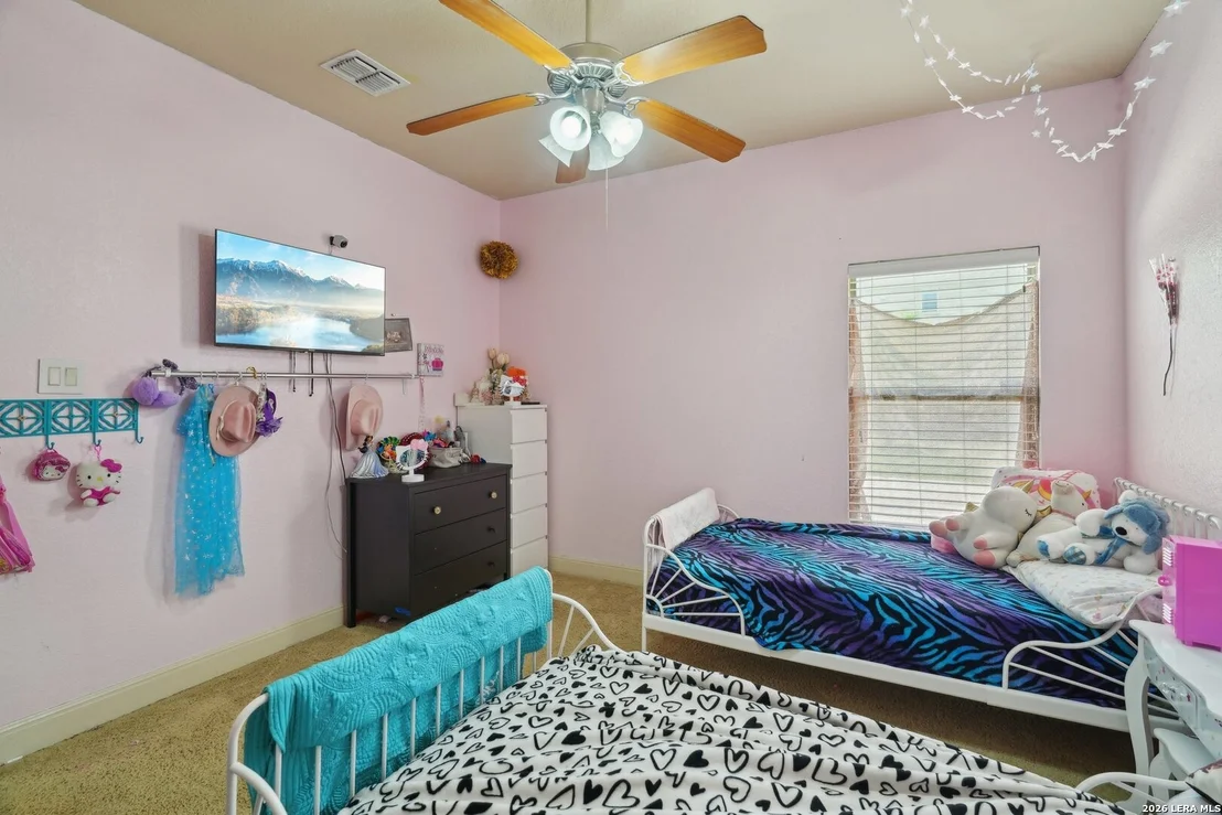 Photo of 7027 LAURA HTS