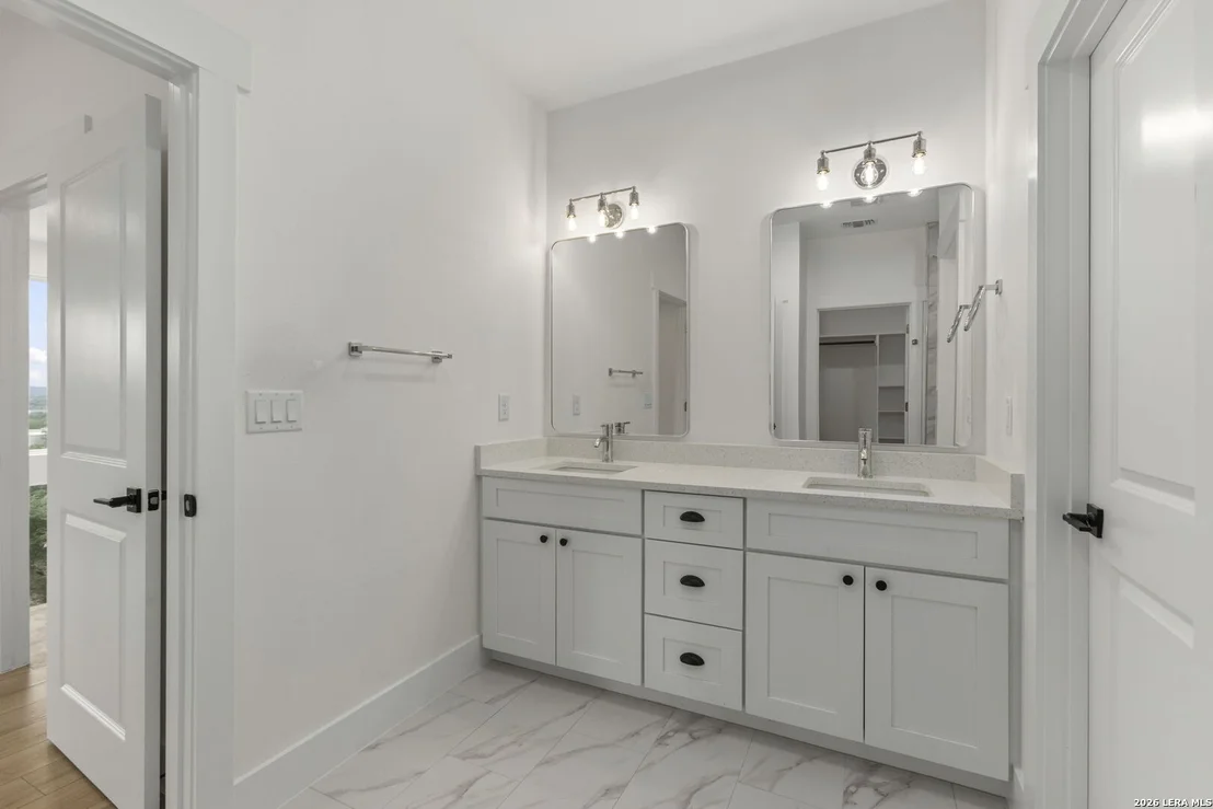 Photo of 102 Magnolia Cir