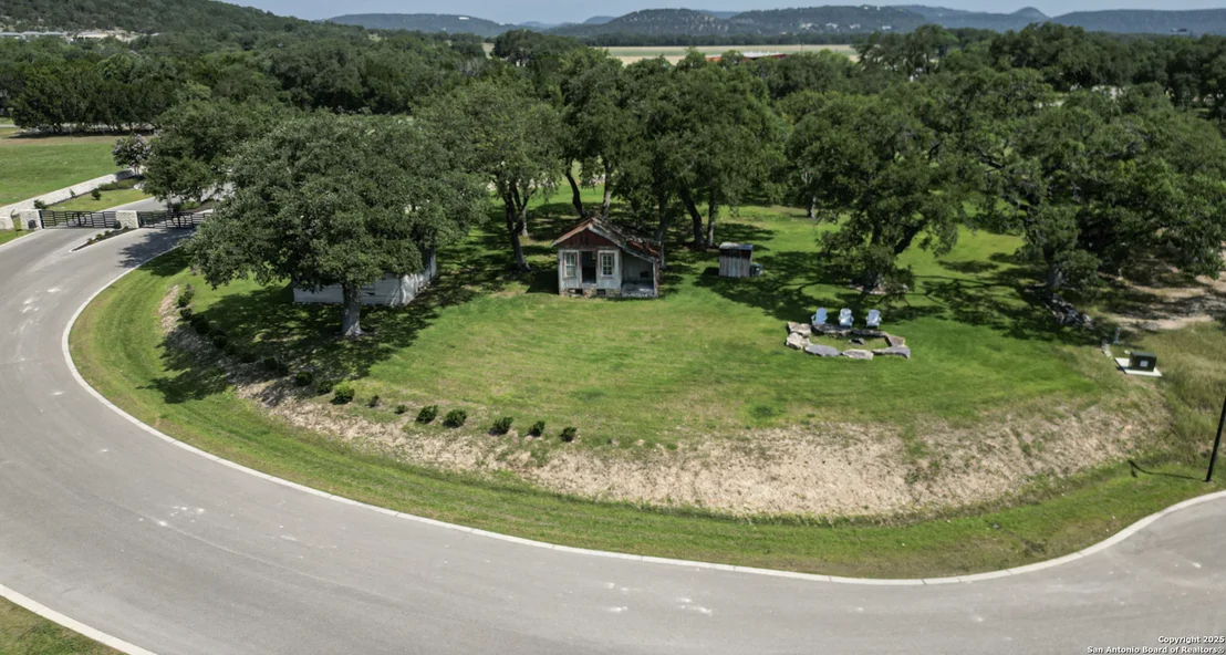 Photo of 902 Bingham Lane
