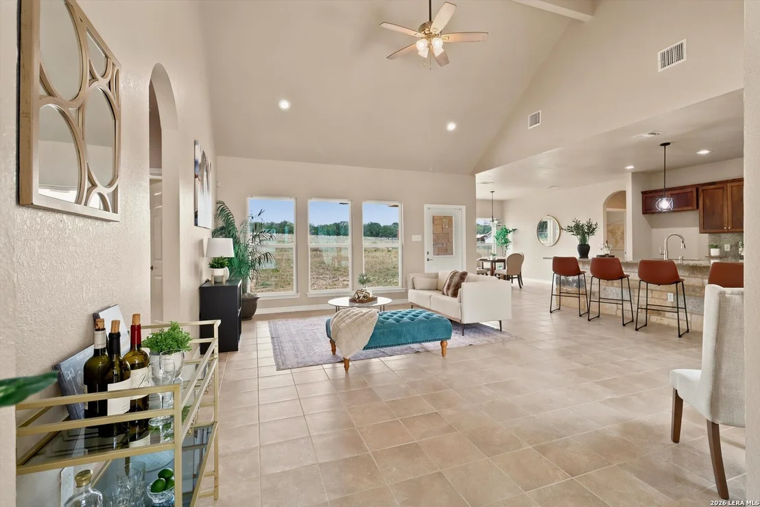 Photo of 200 Lakeview Cir