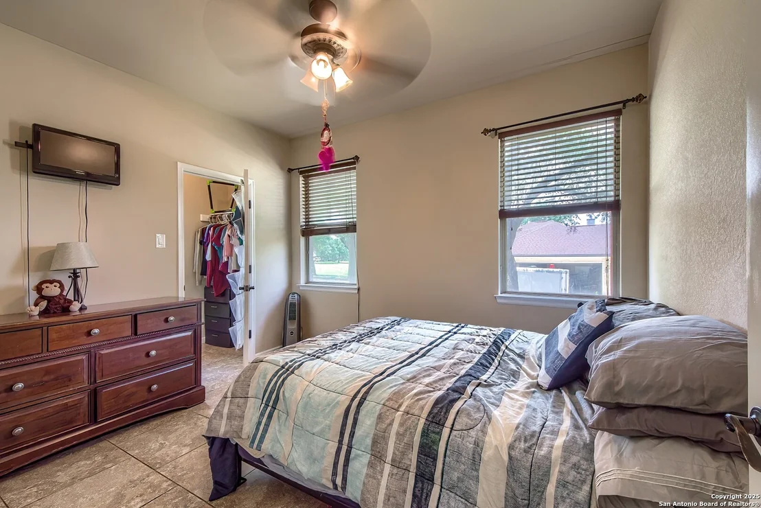 Photo of 141 Circle Six