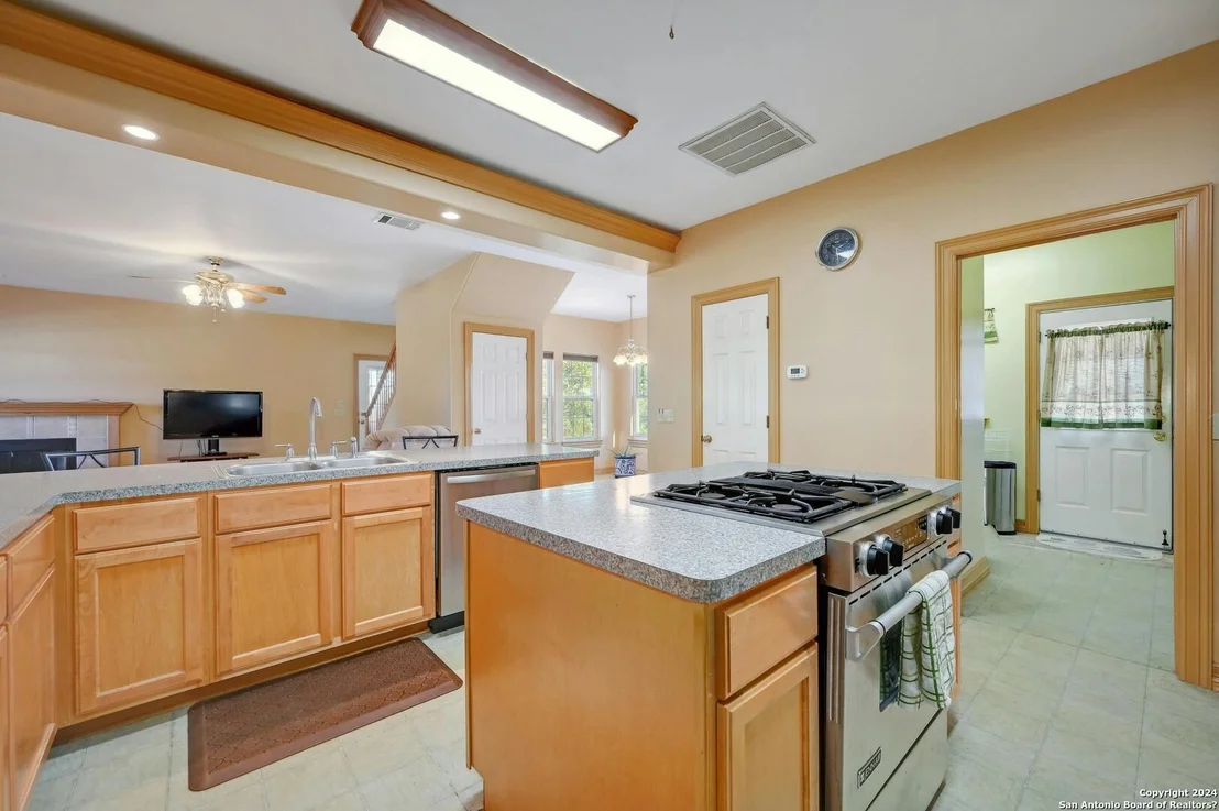 Photo of 1061 Cascade Trail