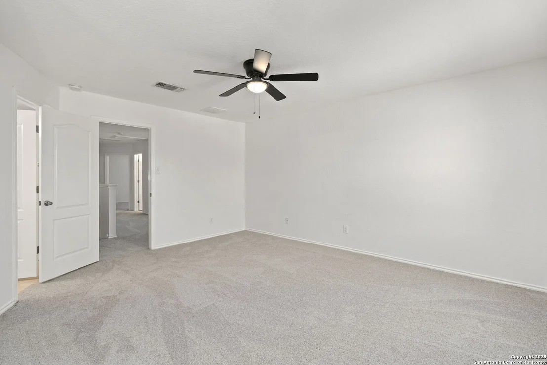Photo of 3909 Legend Pond