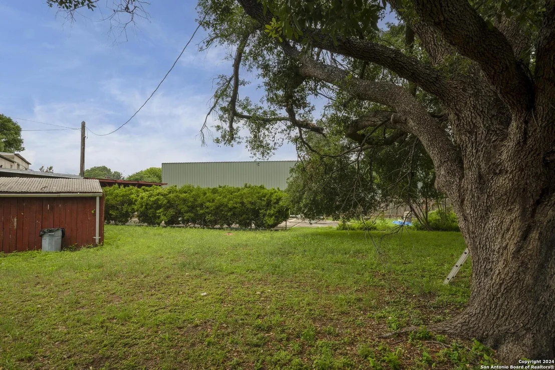 Photo of 5835 Randolph Blvd