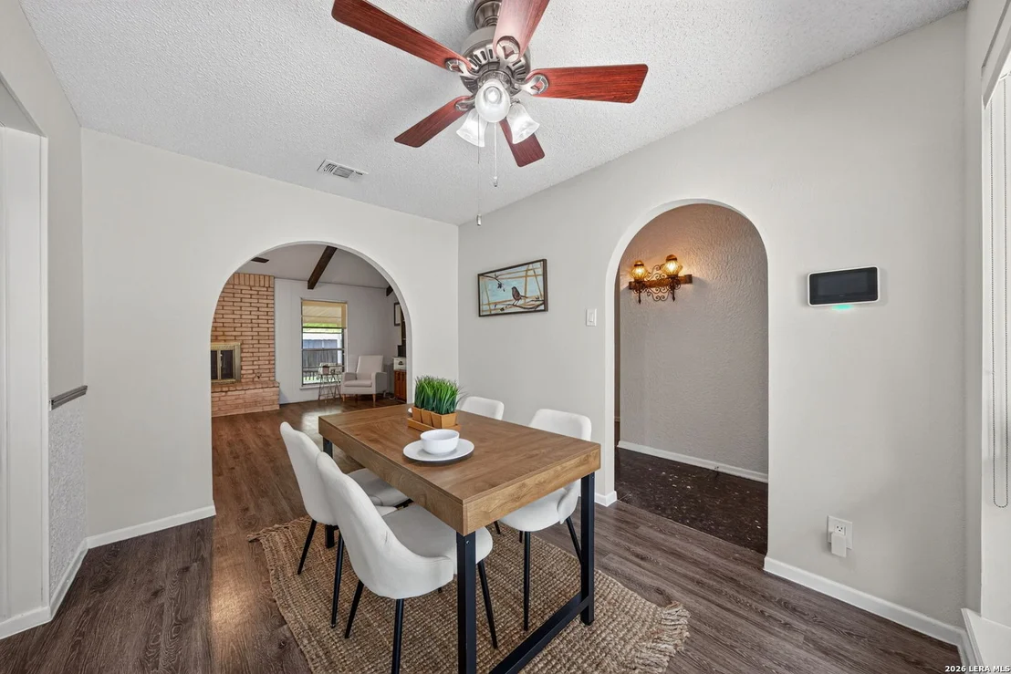 Photo of 7131 FOREST BRK