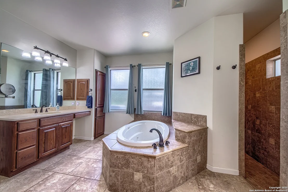 Photo of 141 Circle Six