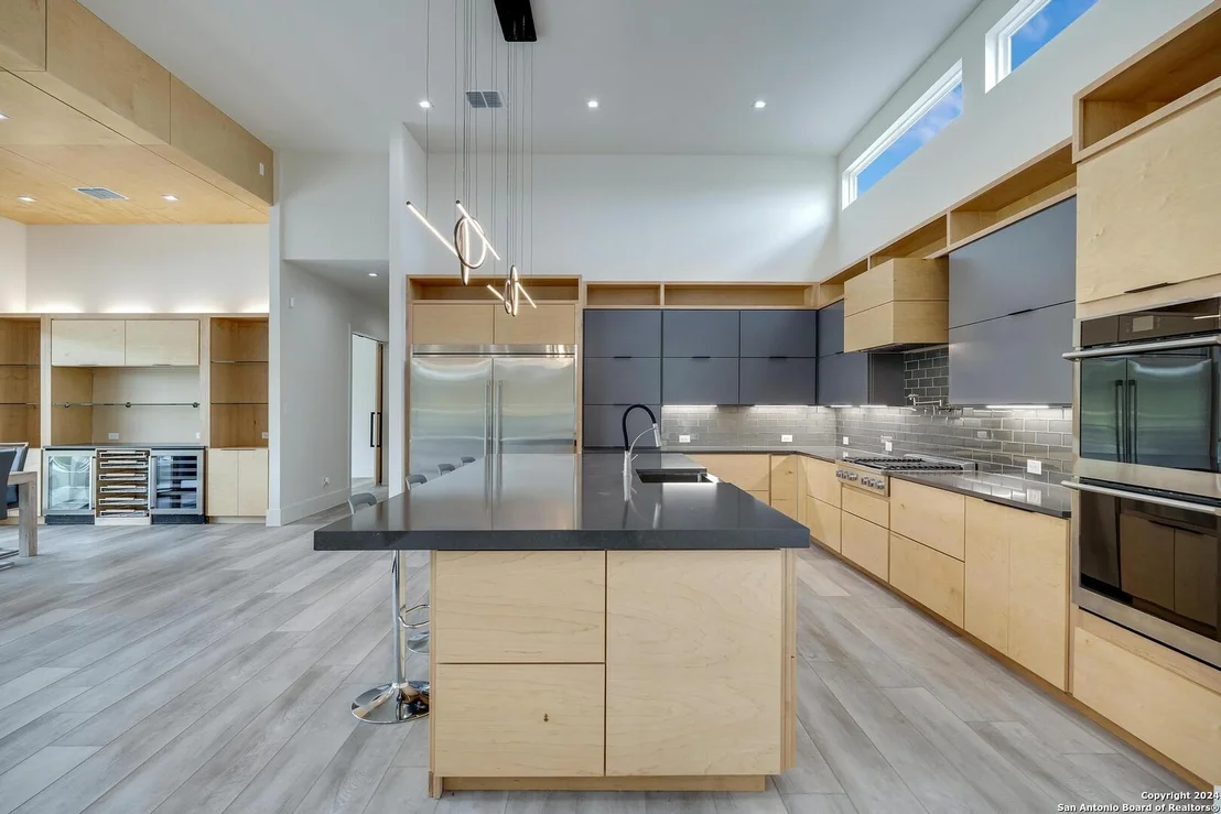 Photo of 25907 Morhiss Pt