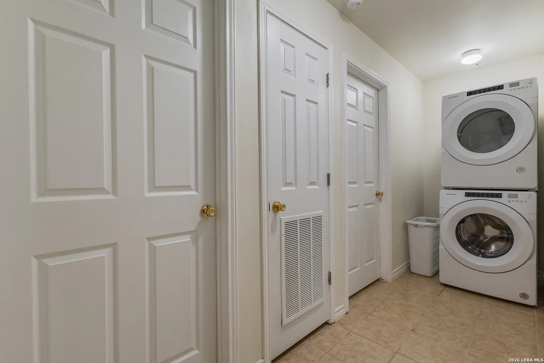 Photo of Unit UNIT24 at 391 Riverside