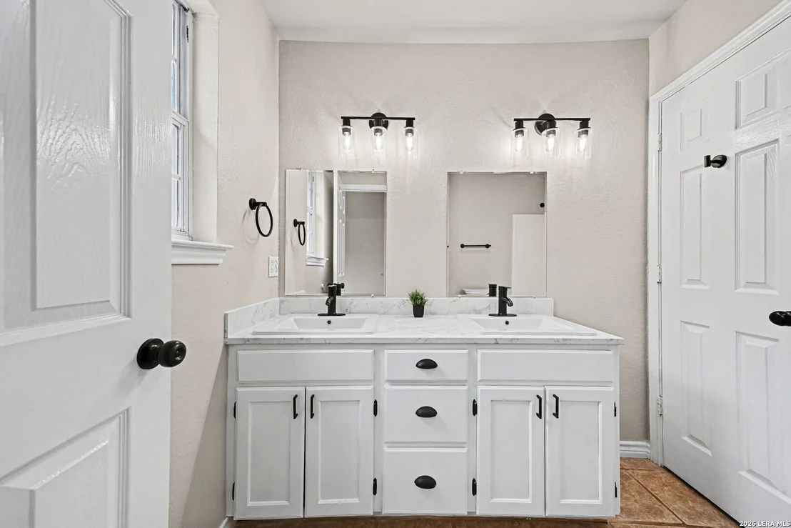 Photo of 1114 Iris Crescent