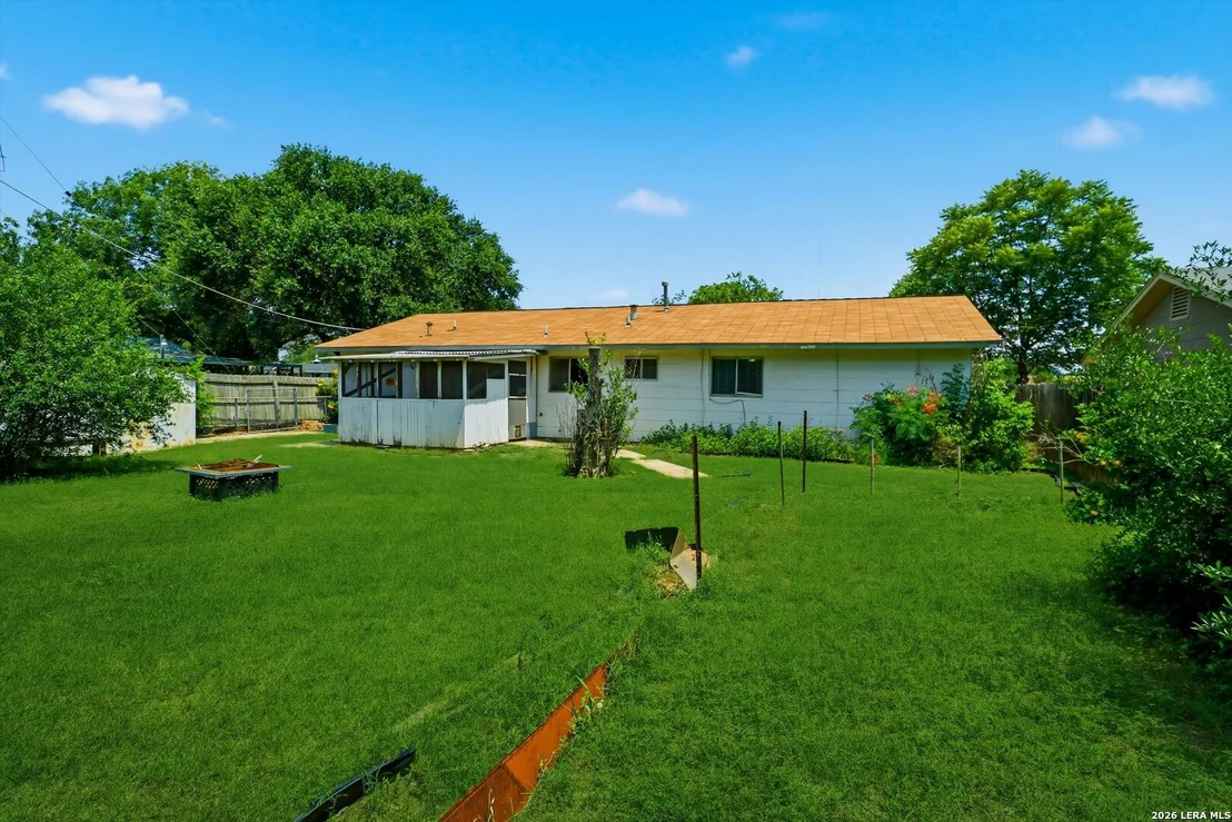 Photo of 4030 Judivan