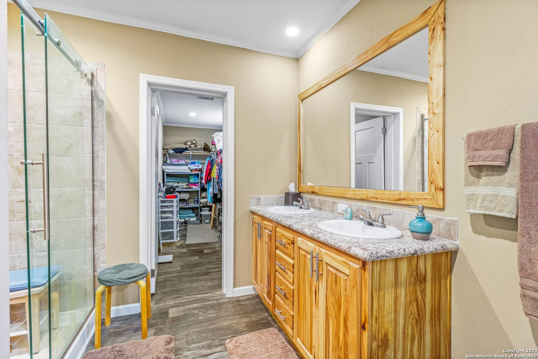 Photo of 609 Country Trail
