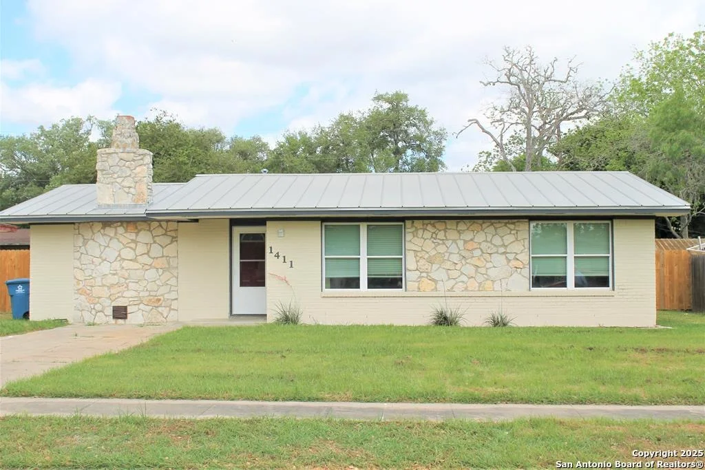 Photo of 1411 Wren Lane