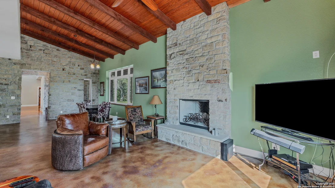 Photo of 475 JACKSON RD