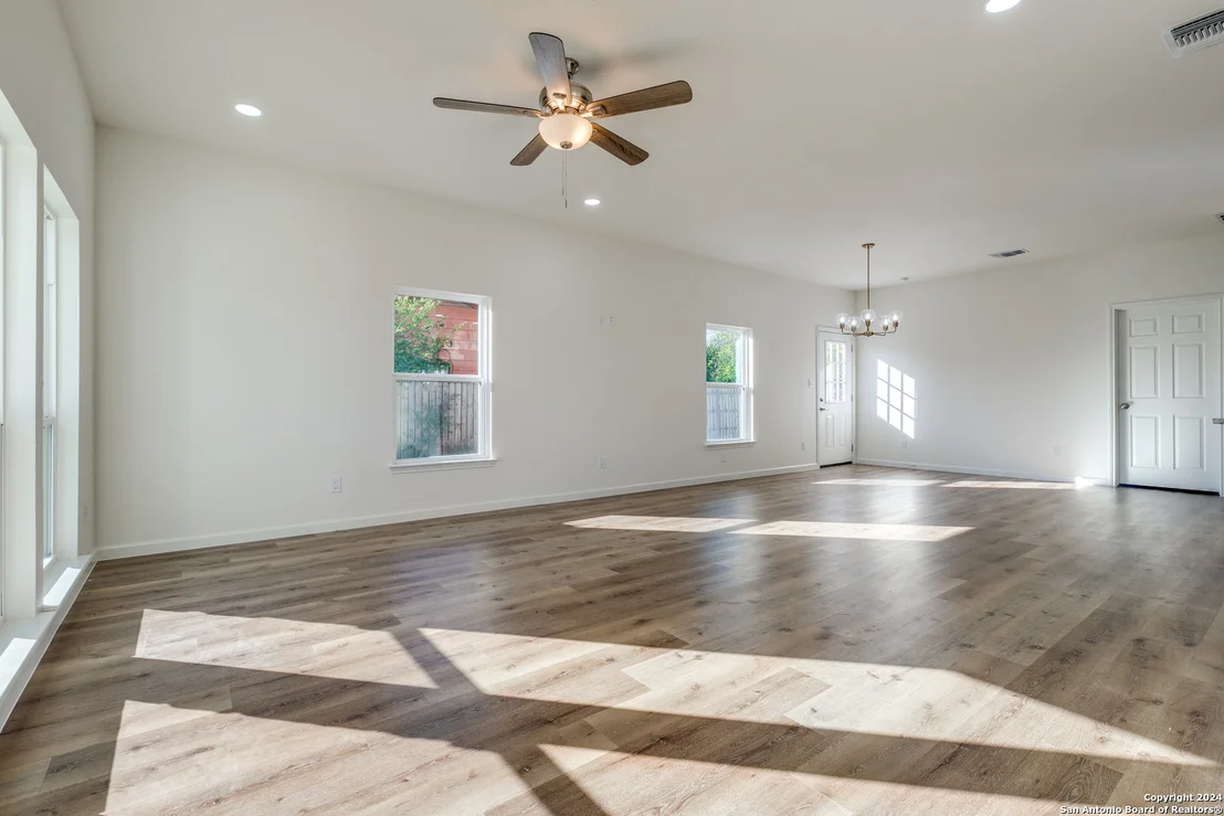 Photo of 5847 TREE VIEW ST