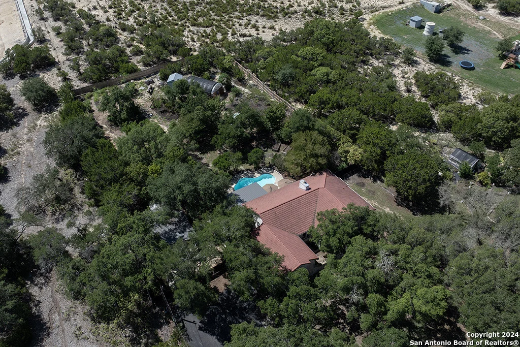 Photo of 172 LAKE FRONT DR