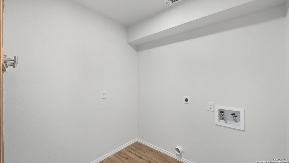 Photo of 1738 Mountjoy