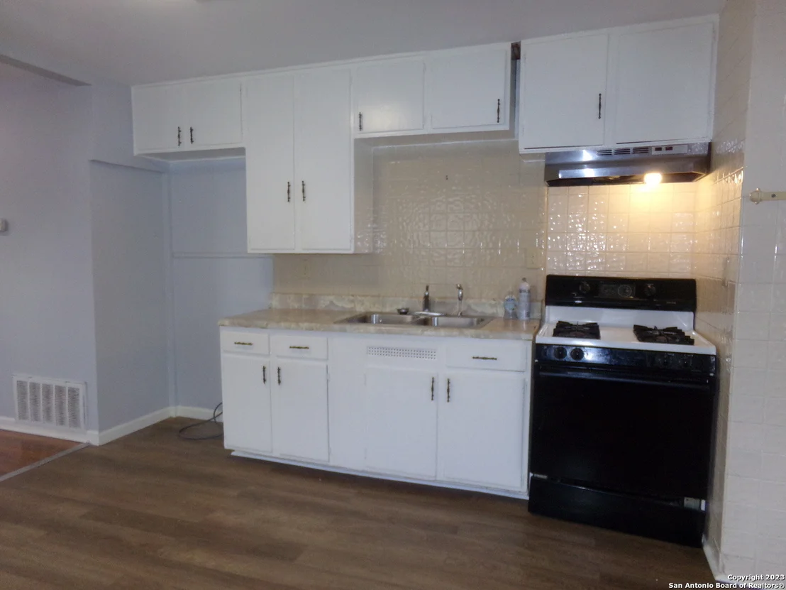 Photo of 735 ROCHAMBEAU