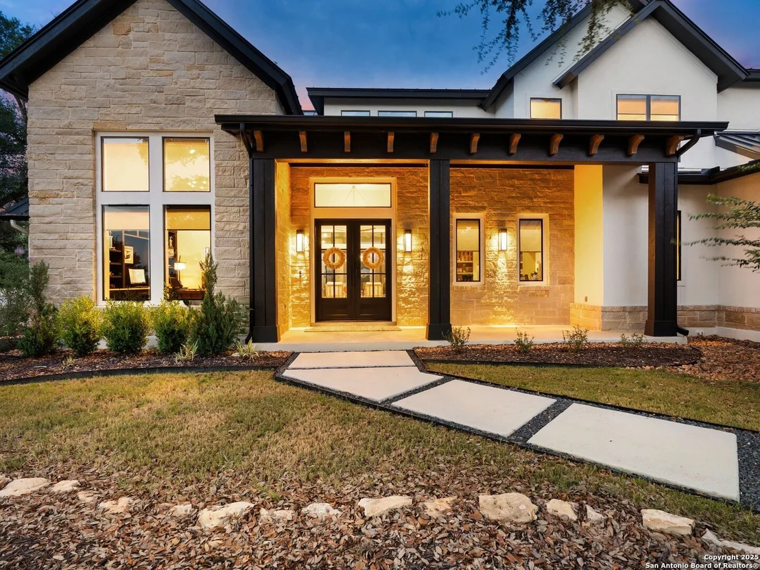 Photo of 207 River Bend