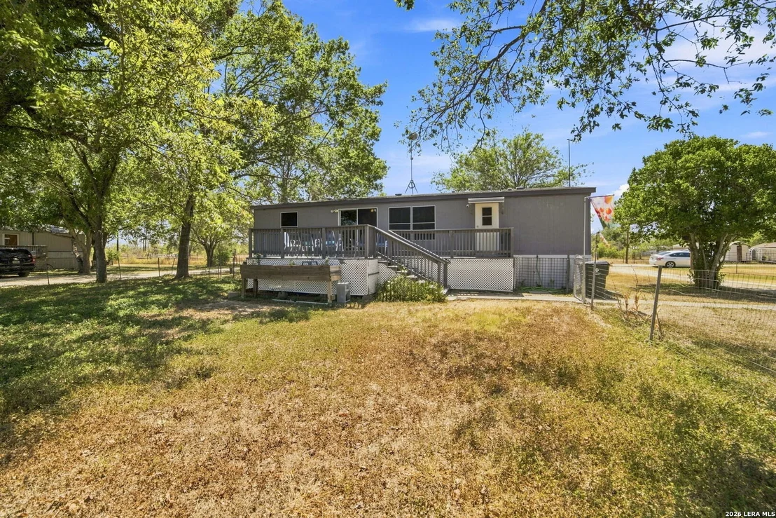 Photo of 207 River Ln