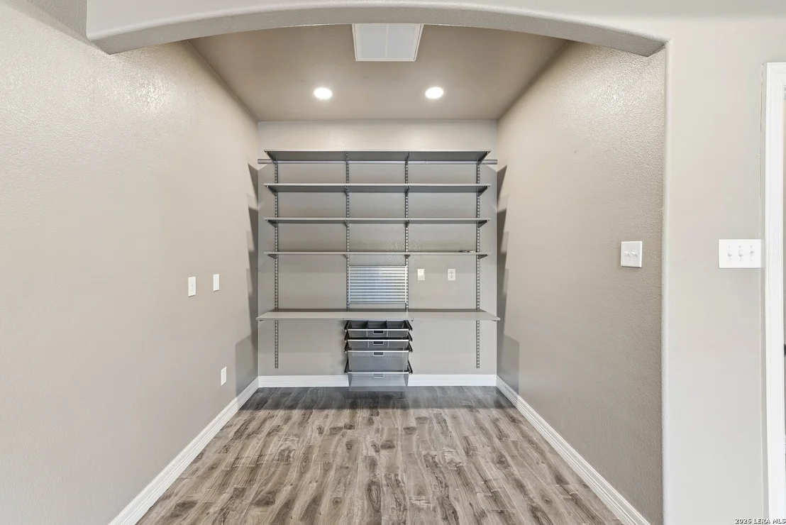 Photo of 353 BIG OAK DR