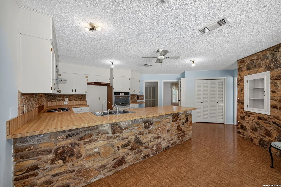 Photo of 105 DORIS DR