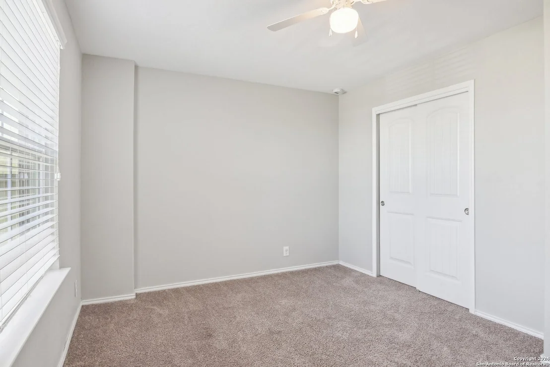 Photo of 429 KINGS WAY