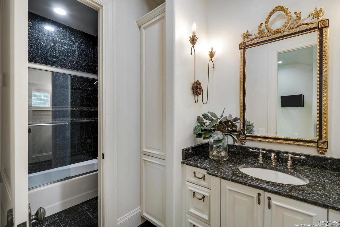 Photo of 31 QUEENS HILL
