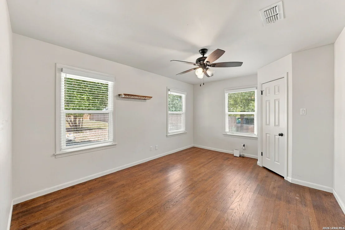 Photo of 1106 W MAIN ST