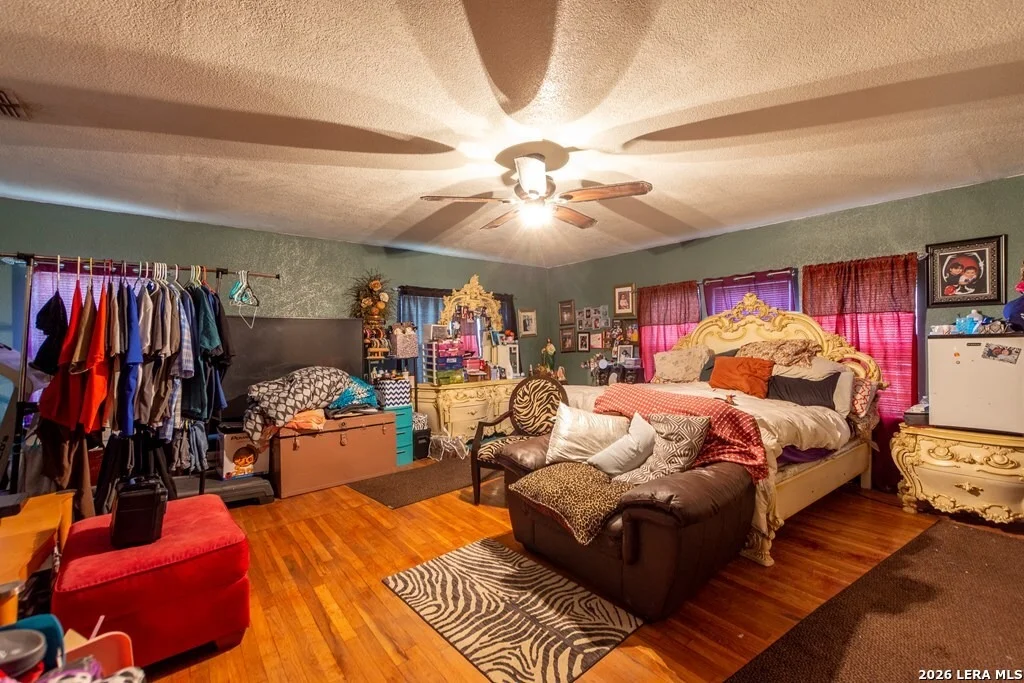 Photo of 546 Blanco