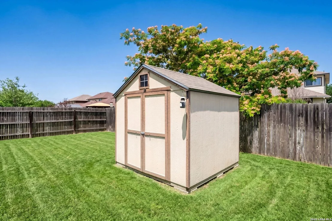 Photo of 2522 Middleground