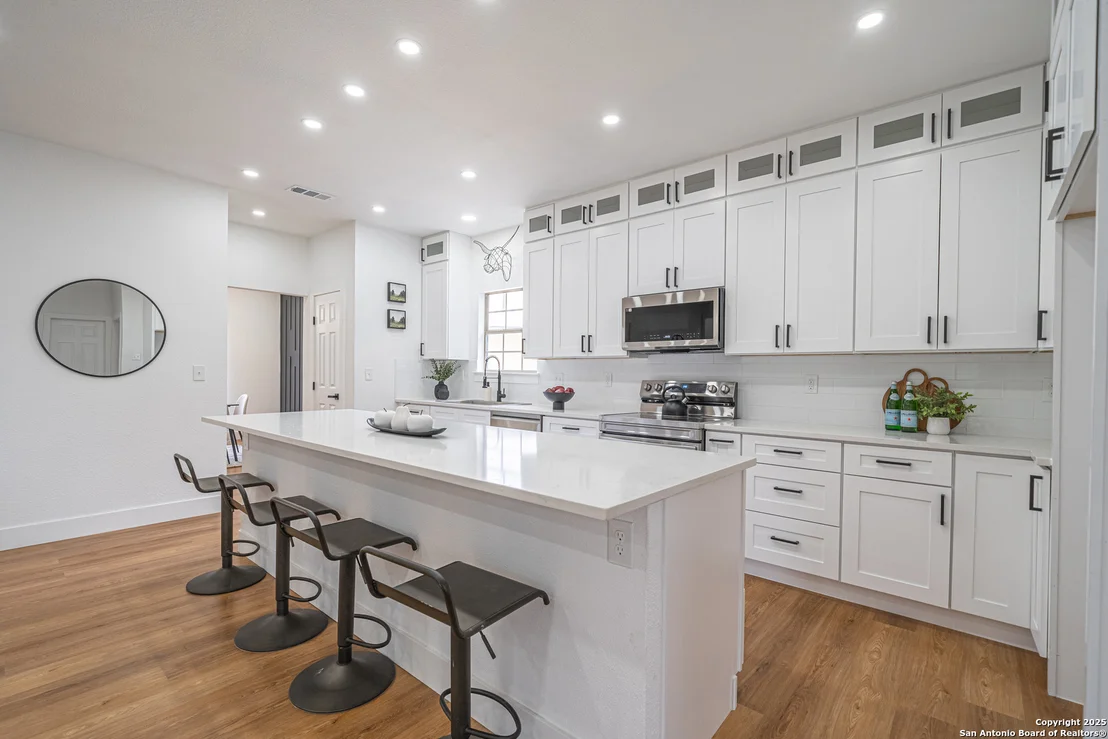 Photo of 122 PALM CIR