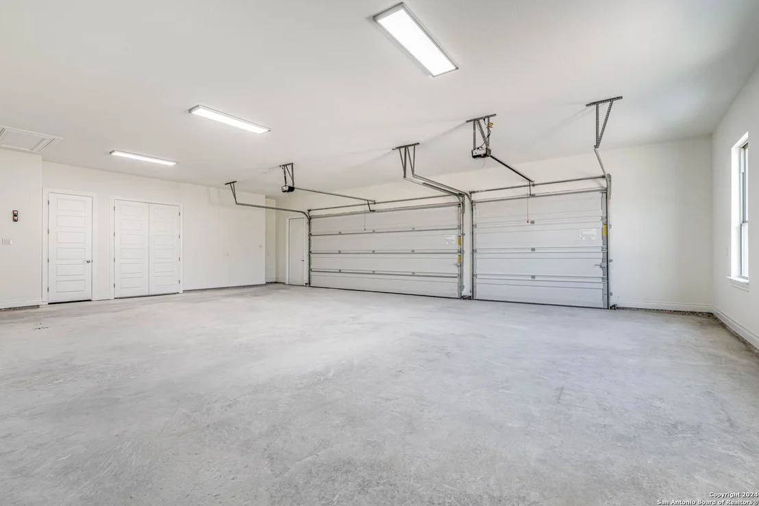Photo of 921 ESCADA