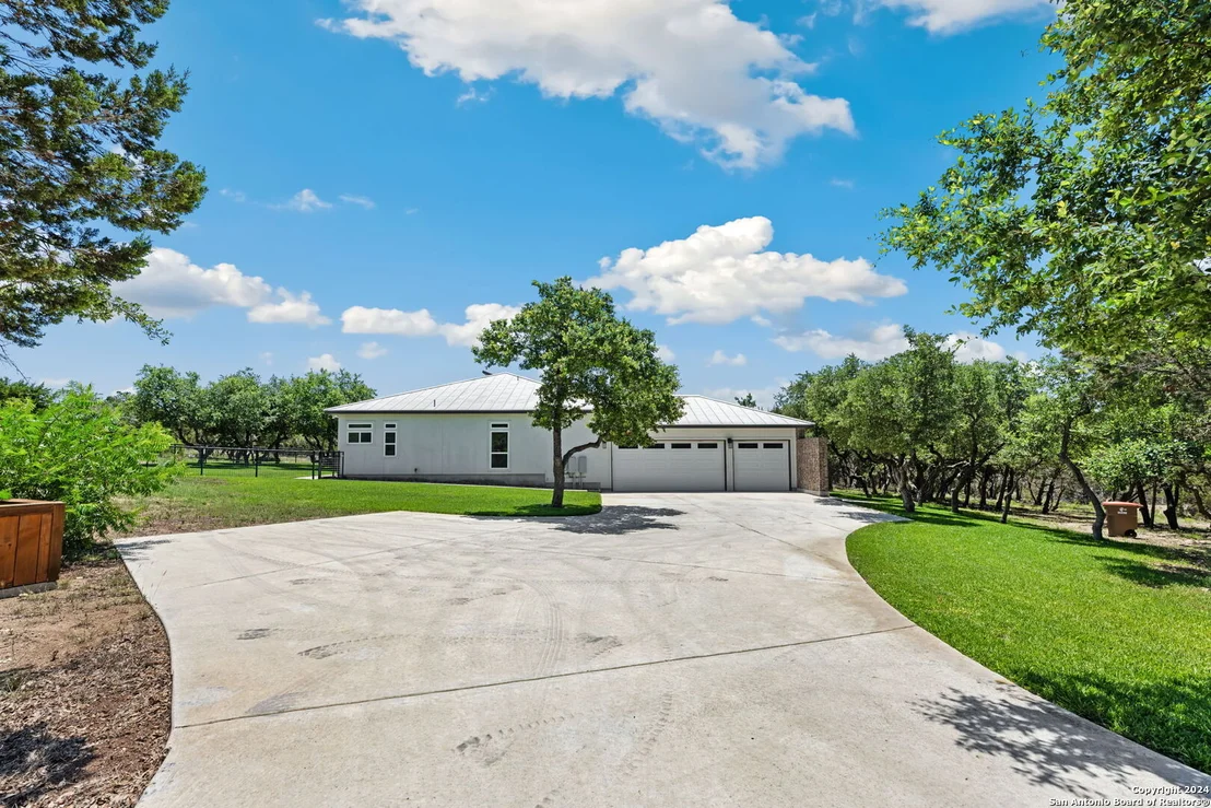 Photo of 1114 Savanna