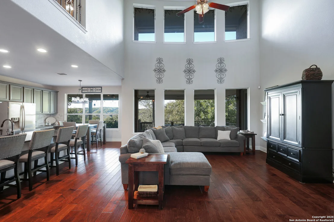 Photo of 3607 Sunset Cliff