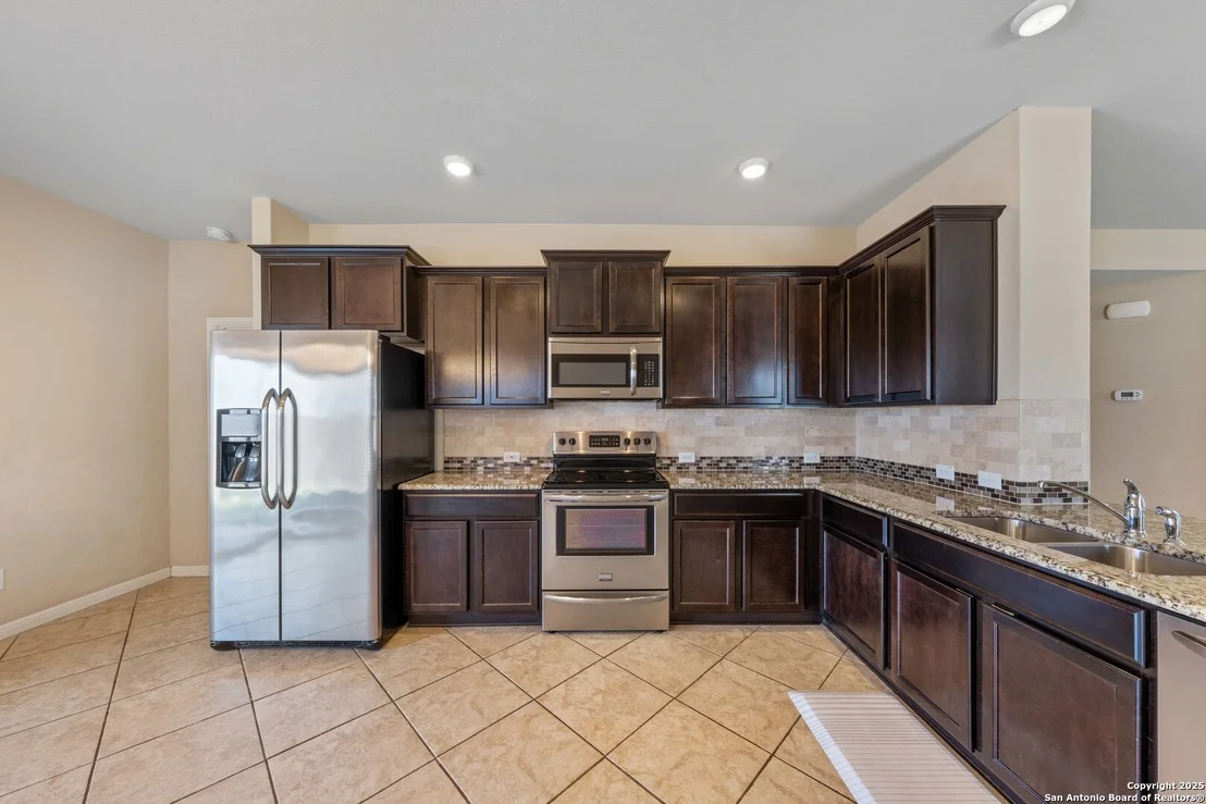 Photo of 2325 Lighthouse