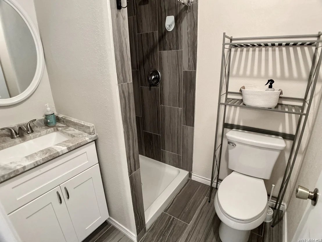 Photo of 838 Clower
