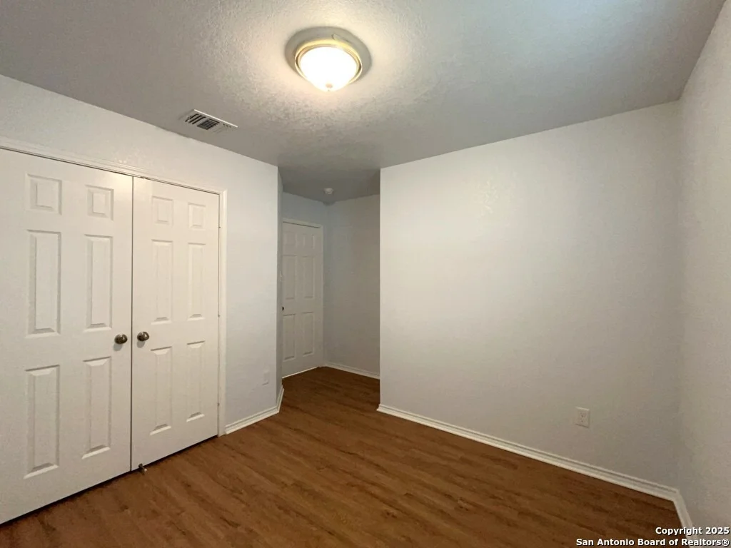 Photo of 4418 Semora Oak