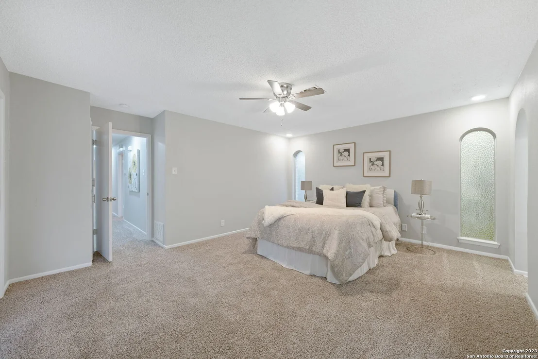 Photo of 518 SUNHAVEN DR