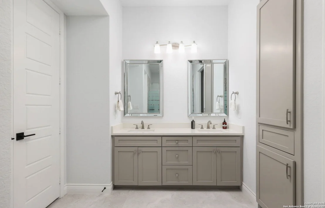 Photo of 28 BURNHAM GLN