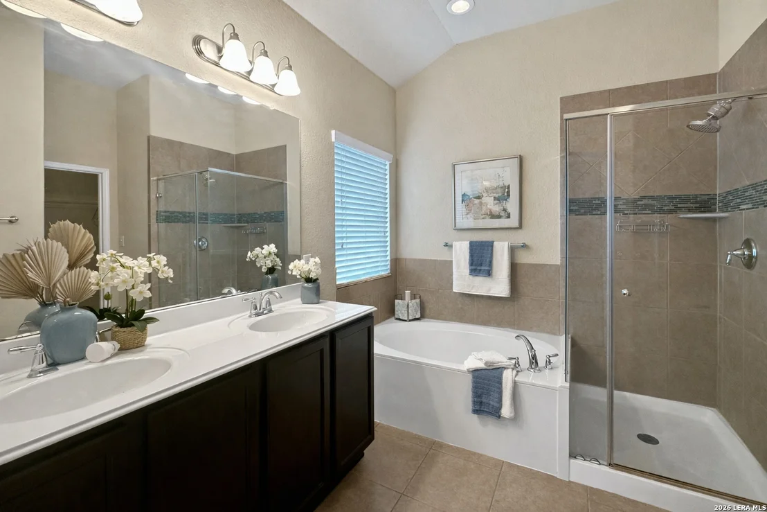 Photo of 851 Noel Forest