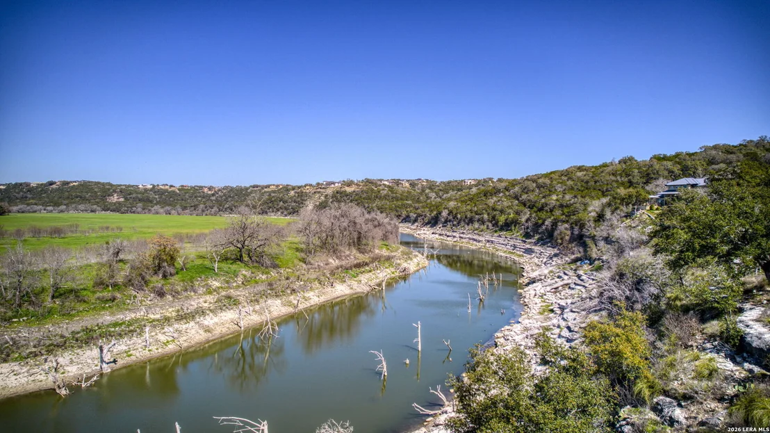 Photo of 365 RIVER CLIFF PL