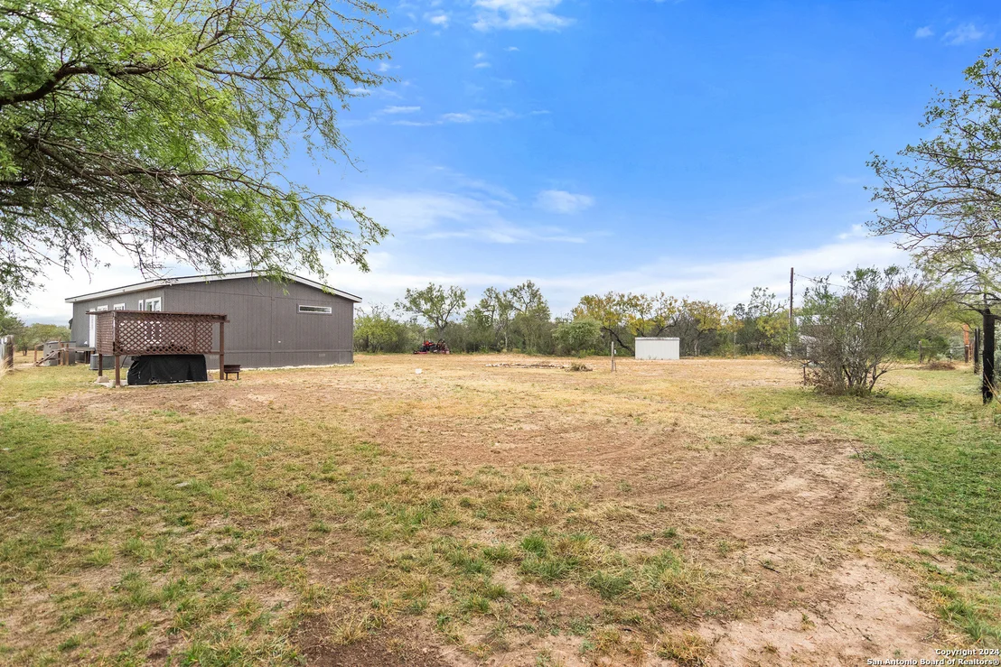 Photo of 1140 Private Road 2415
