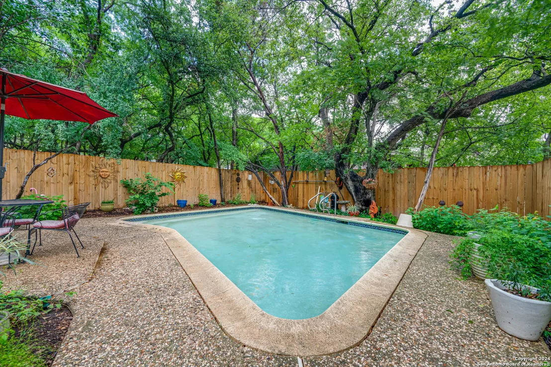 Photo of 2102 COPPER HILL DR