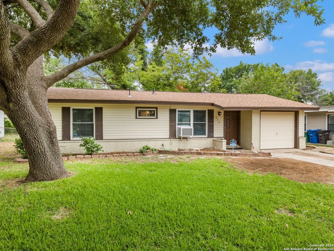 Photo of 314 ARTEMIS DR