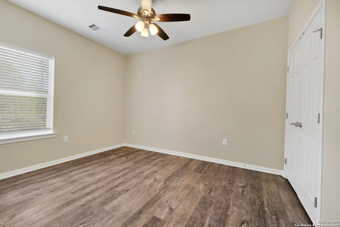 Photo of 519 PRECIOUS DR