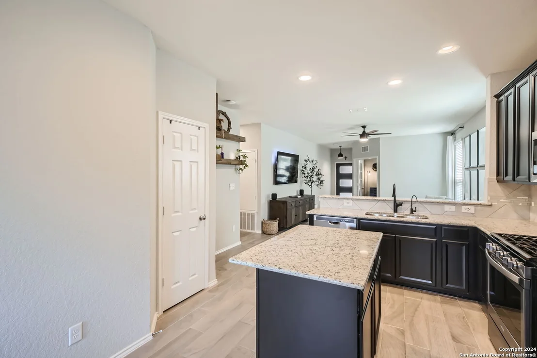 Photo of 7610 PONDEROSA PNE