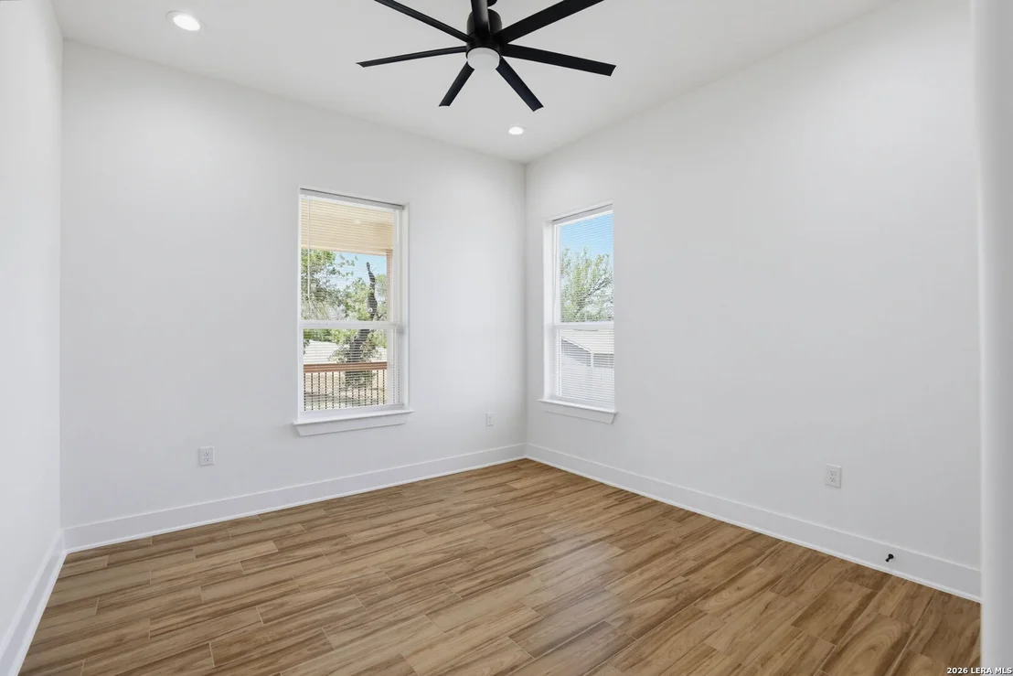 Photo of 160 Log Cabin Way