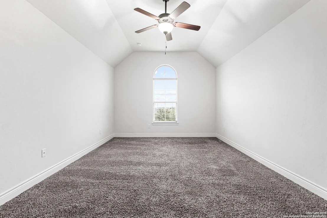 Photo of 427 Evans Oak