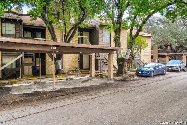 Photo of Unit 403 at 8655 Datapoint